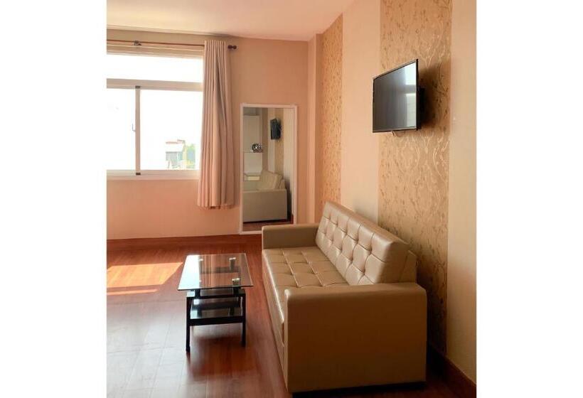 اتاق لوکس چهار تخته, Ngọc Mấy đại Lợi