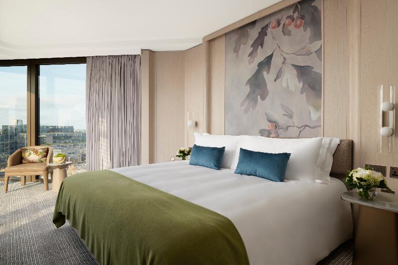 Люкс, Pan Pacific London