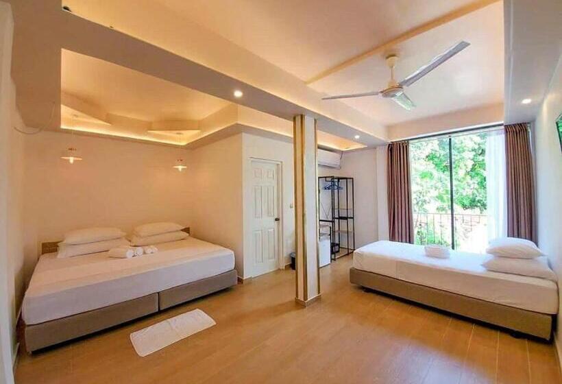 اتاق لوکس سه تخته, Kingsway Thoddoo Maldives