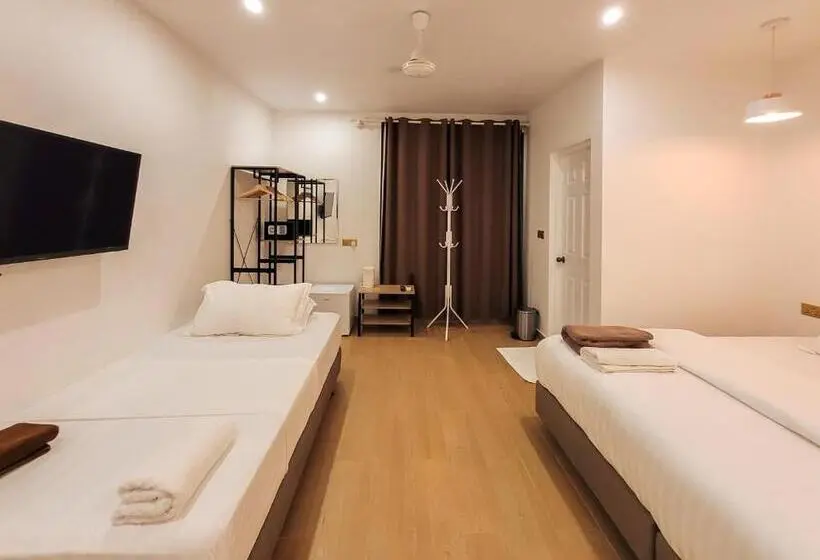 اتاق لوکس سه تخته, Kingsway Thoddoo Maldives