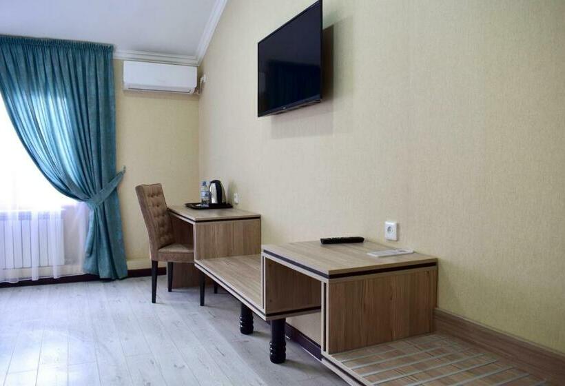 اتاق لوکس, Dostar Inn