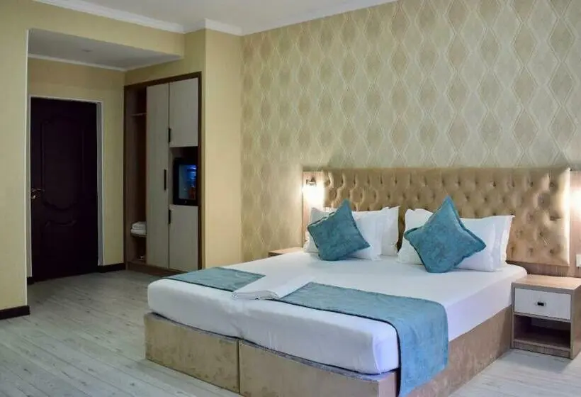 سوییت, Dostar Inn