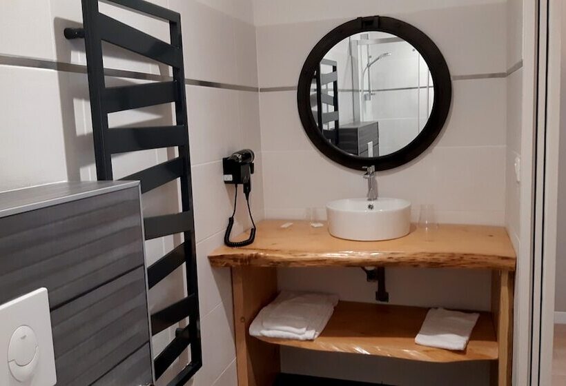 Четырехместный Номер Superior, Logis Auberge De Pont Calleck