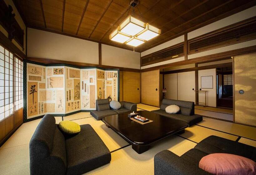 Habitación Deluxe, 内子の宿 こころ