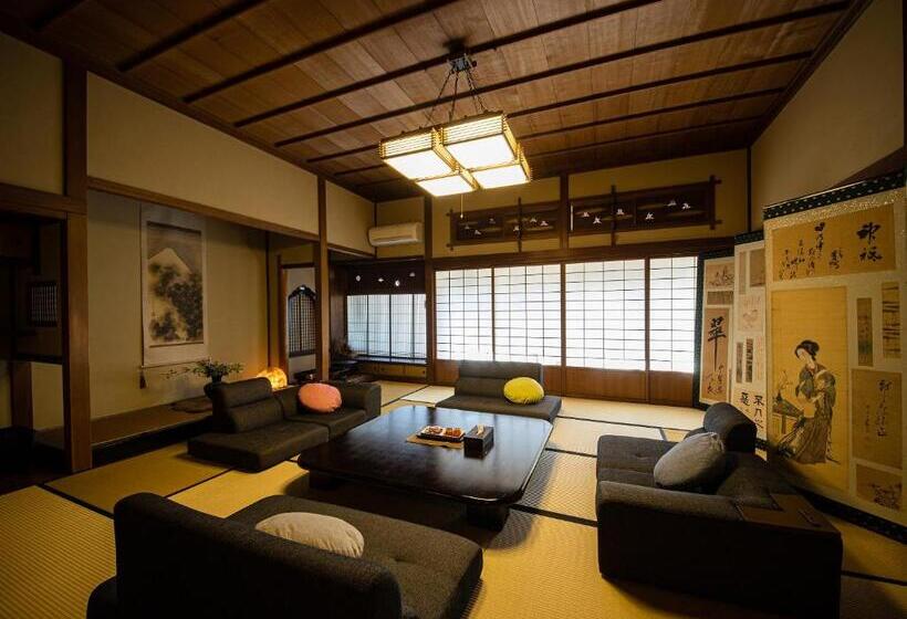 Habitación Deluxe, 内子の宿 こころ