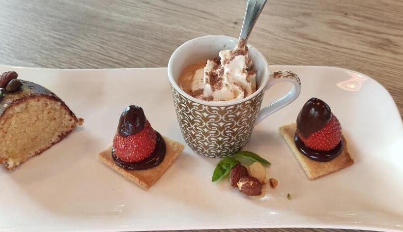 חדר דלוקס, L Amalgam