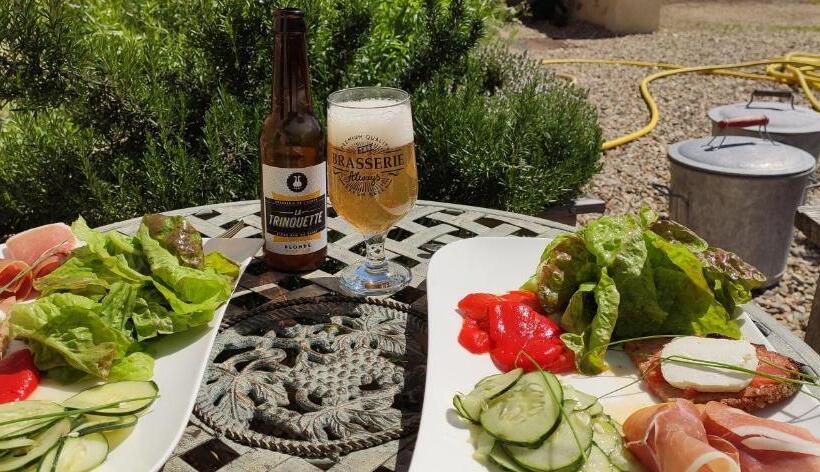 חדר דלוקס, L Amalgam