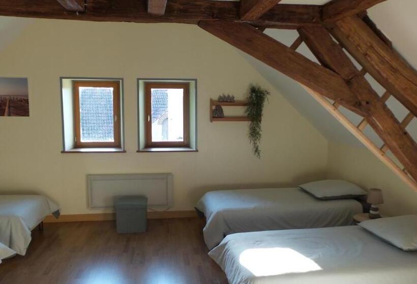 غرفة عائلية, La Petite Noue