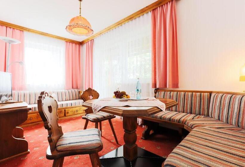 디럭스 스위트, Sattelbogener Hof