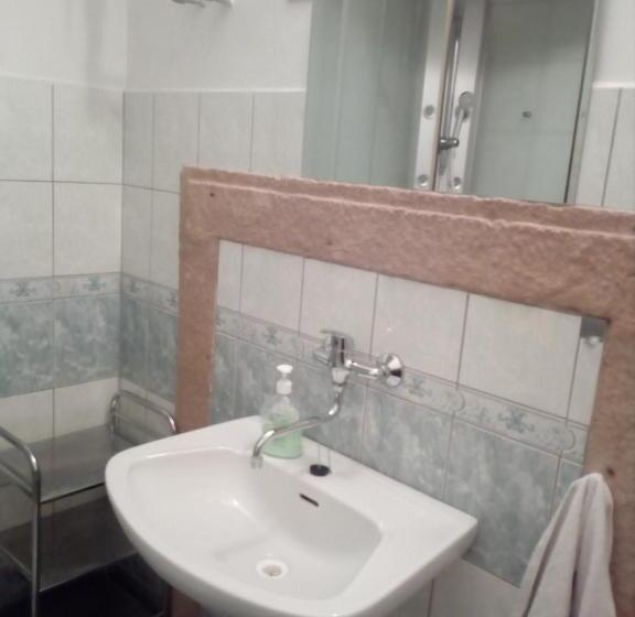 キングサイズベッドのスタンダードルーム, Fara Choustníkovo Hradiště