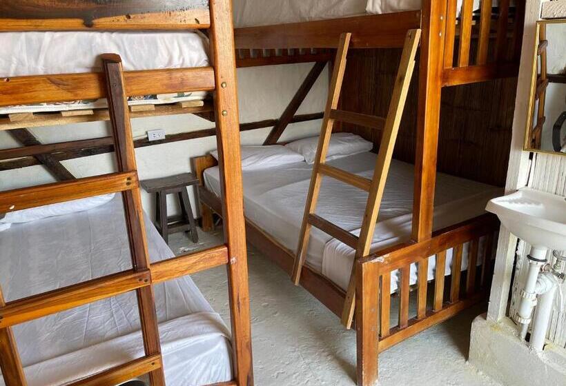 패밀리 룸, Gabarra Lodge