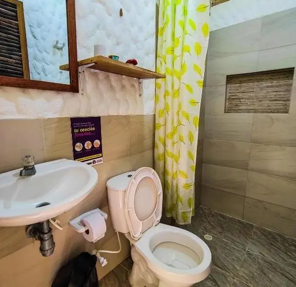 スタンダード４人部屋, Maria Moñitos Hostel
