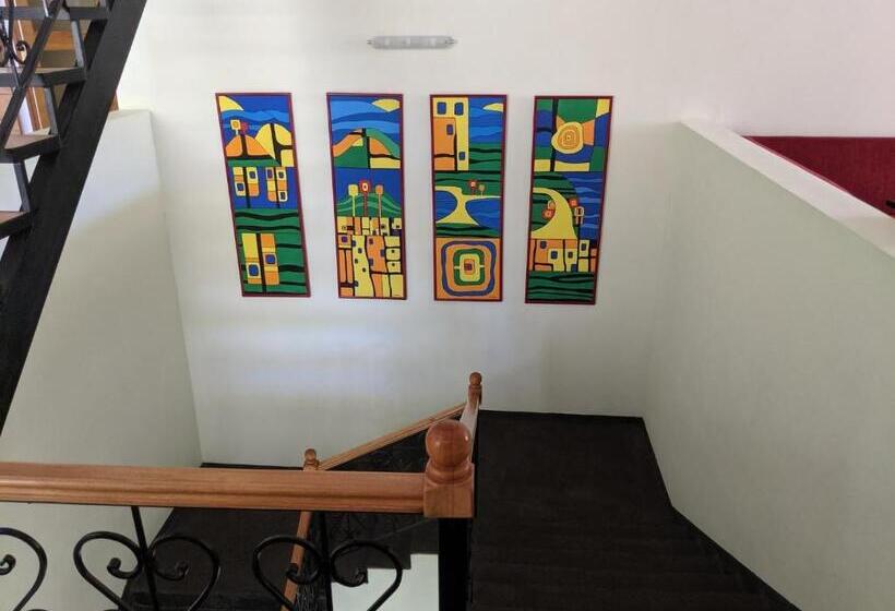 スイート（家族用）, Ymca Spitak