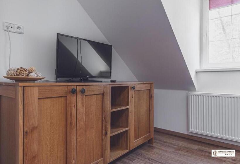 סטודיו דלוקס, Nemojanský Mlýn