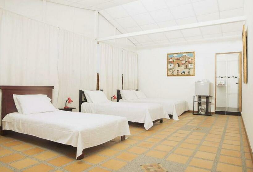 חדר סטנדרט לארבעה, Palestina Eco