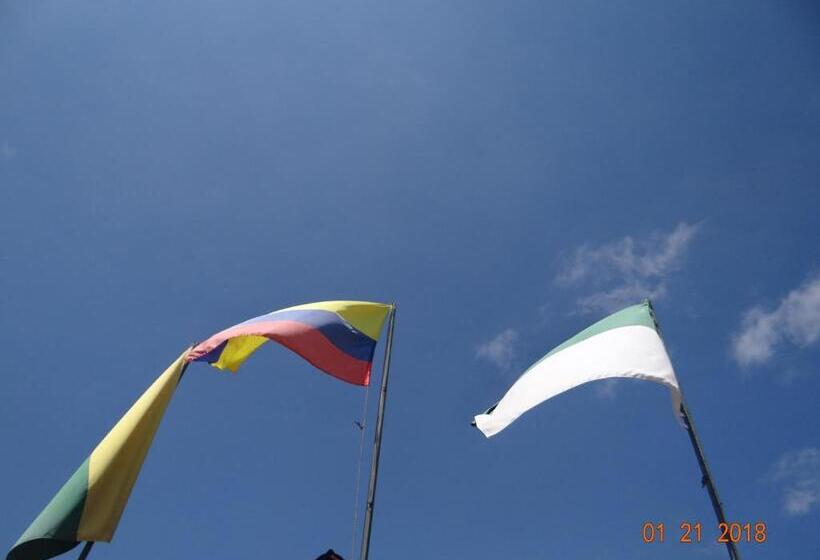 חדר סטנדרט לארבעה, Palestina Eco