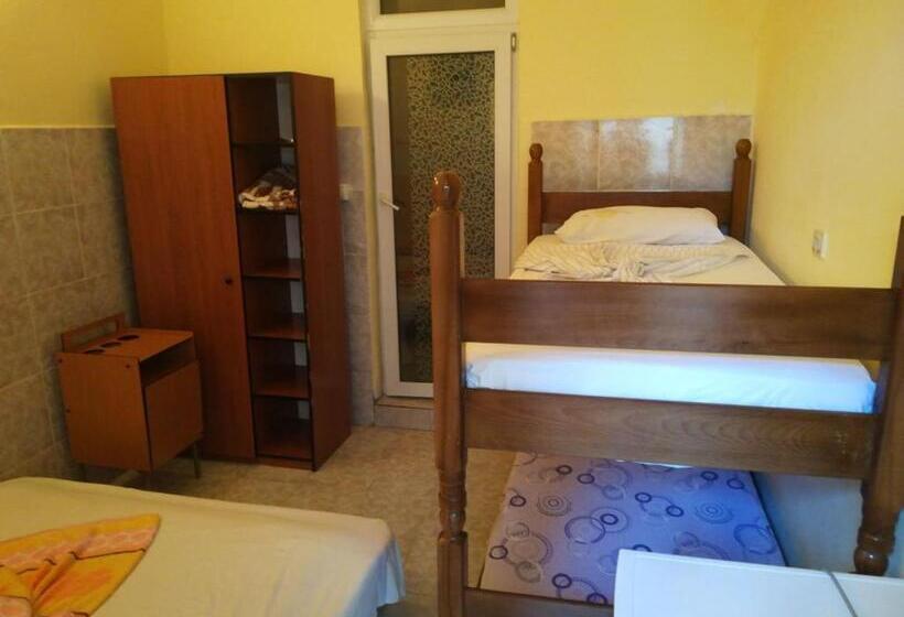 اتاق استاندارد چهار تخته, Guesthouse Ada