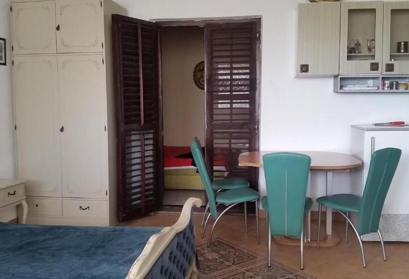 اتاق خانوادگی, Guesthouse Ada