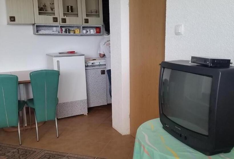 اتاق خانوادگی, Guesthouse Ada