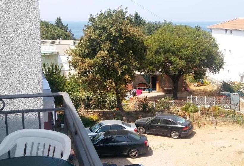 اتاق خانوادگی با چشمانداز دریا, Guesthouse Ada