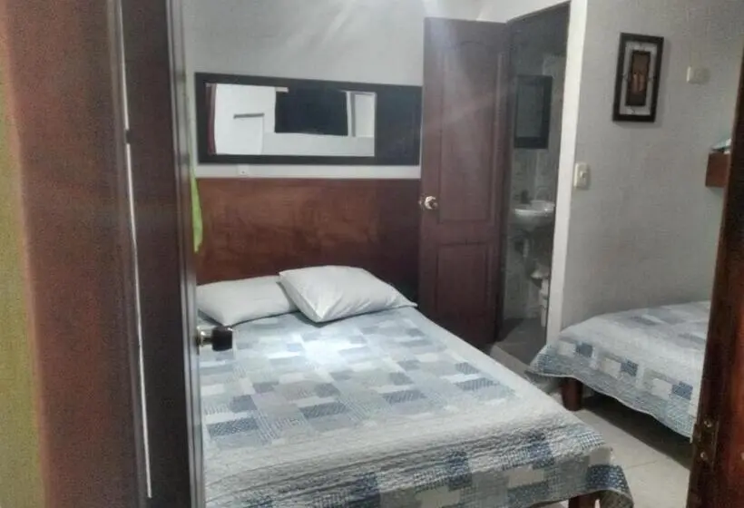 ベーシックトリプルルーム, Hostal Viyaje