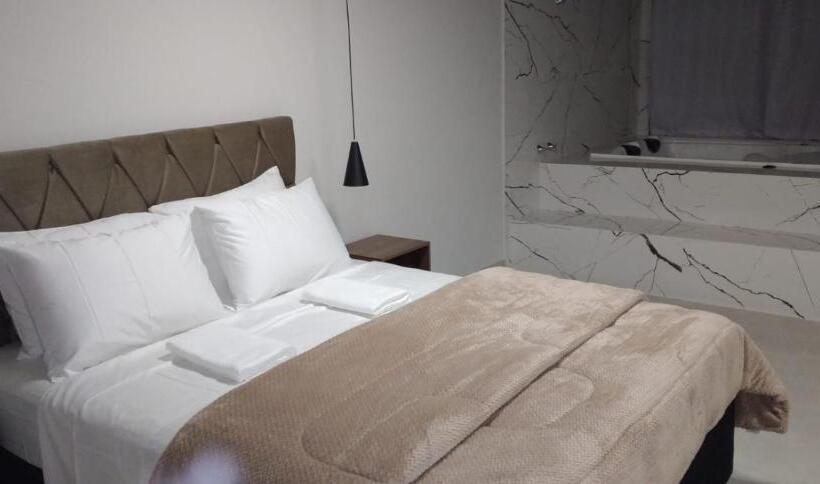 자쿠지 스위트, Pousada Dona Teresinha