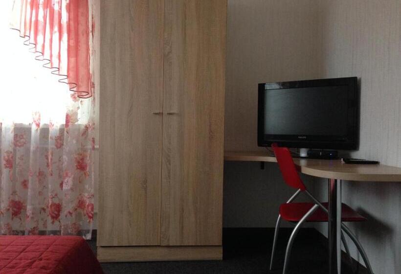 Номер Стандарт, U Fedora