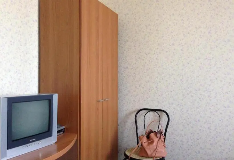 スタンダードトリプルルーム, U Fedora