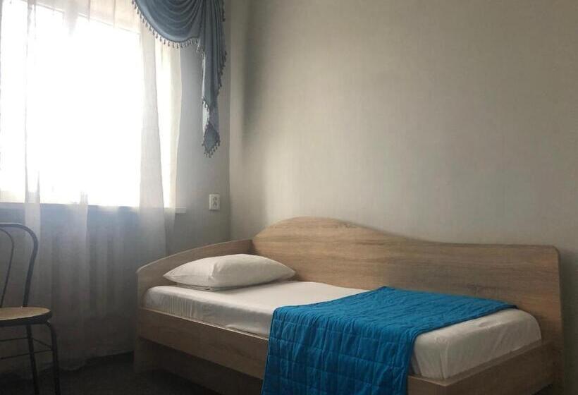 Номер Economy, U Fedora