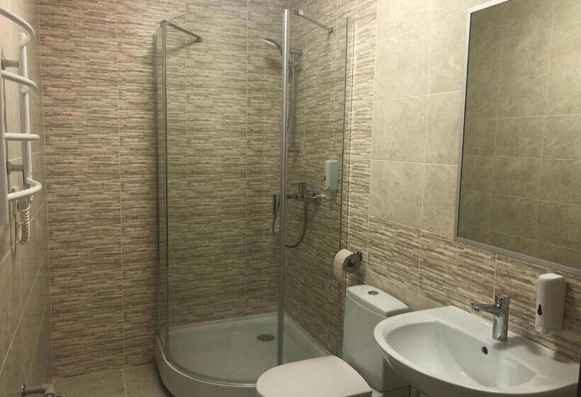 デラックスルーム, U Fedora