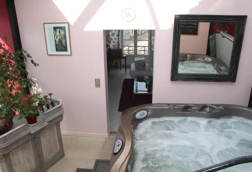 スイート, Chambres Et Table D Hôtes, Maisonnettes Individuelles Dans Propriété Privée
