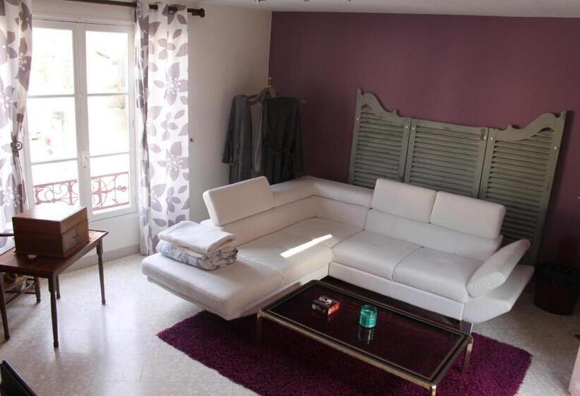 Люкс, Chambres Et Table D Hôtes, Maisonnettes Individuelles Dans Propriété Privée
