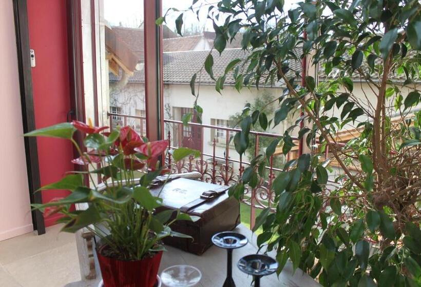 Люкс, Chambres Et Table D Hôtes, Maisonnettes Individuelles Dans Propriété Privée