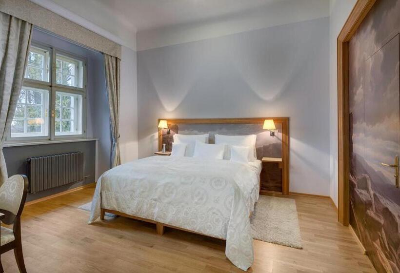 Люкс Повышенной Комфортности, Chateau Herálec Boutique Hotel & Spa By L Occitane