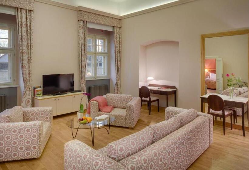 Люкс Повышенной Комфортности, Chateau Herálec Boutique Hotel & Spa By L Occitane
