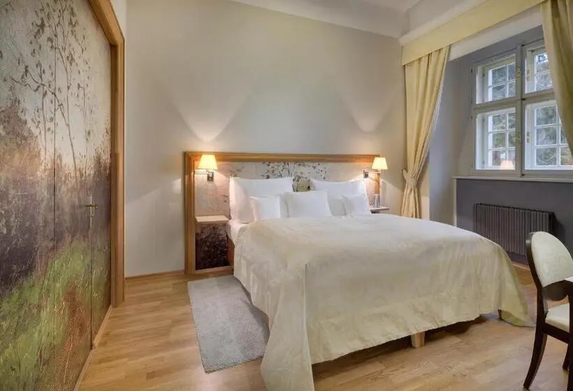 デラックススイート, Chateau Herálec Boutique Hotel & Spa By L Occitane