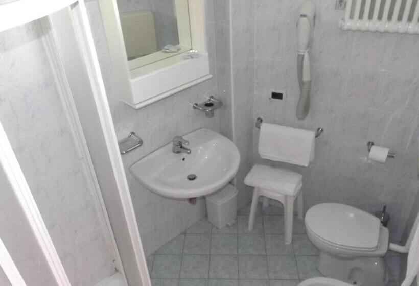 Трехместный Номер Deluxe, Danubio