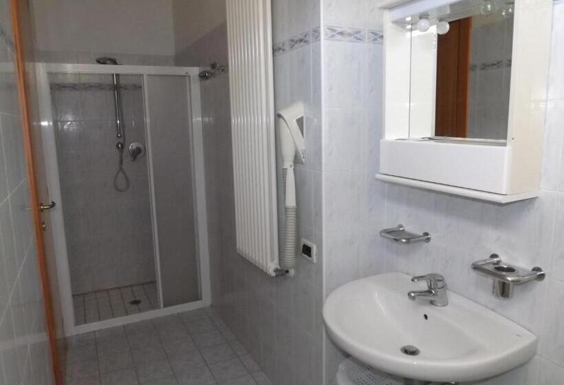 Четырехместный Номер Deluxe, Danubio