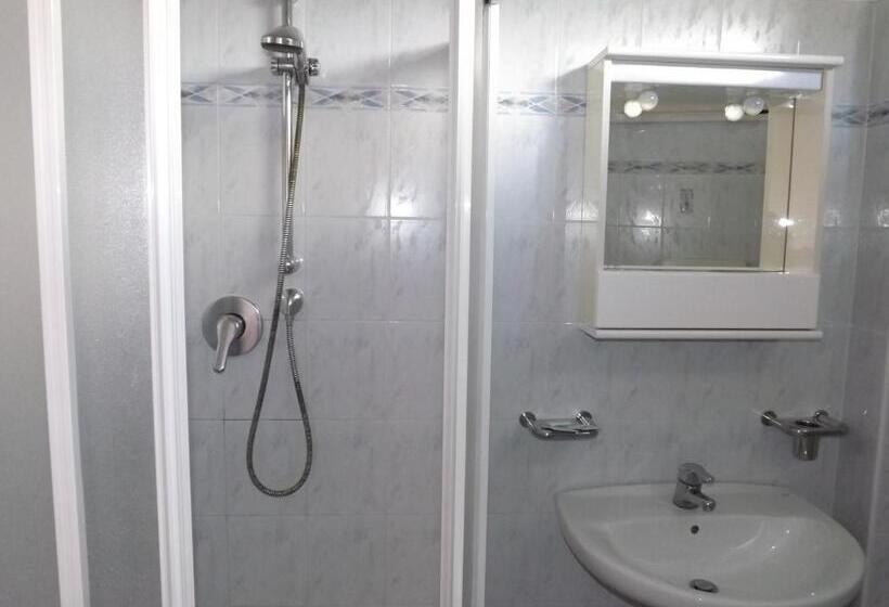 Четырехместный Номер Deluxe, Danubio