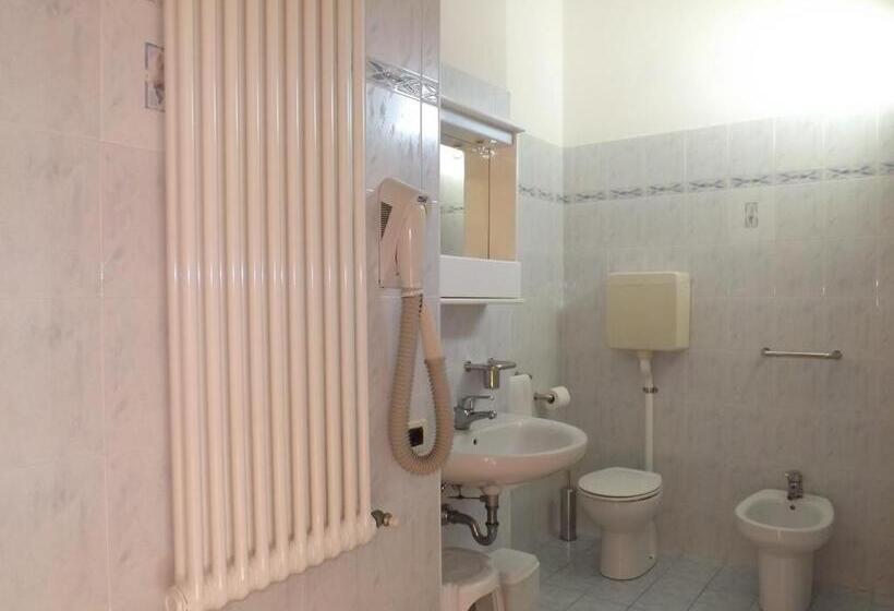 Четырехместный Номер Deluxe, Danubio