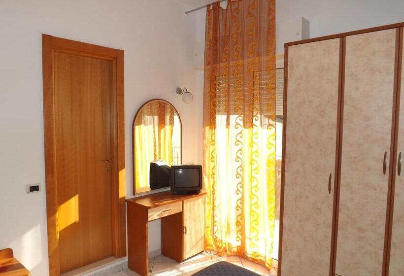 Четырехместный Номер Deluxe, Danubio