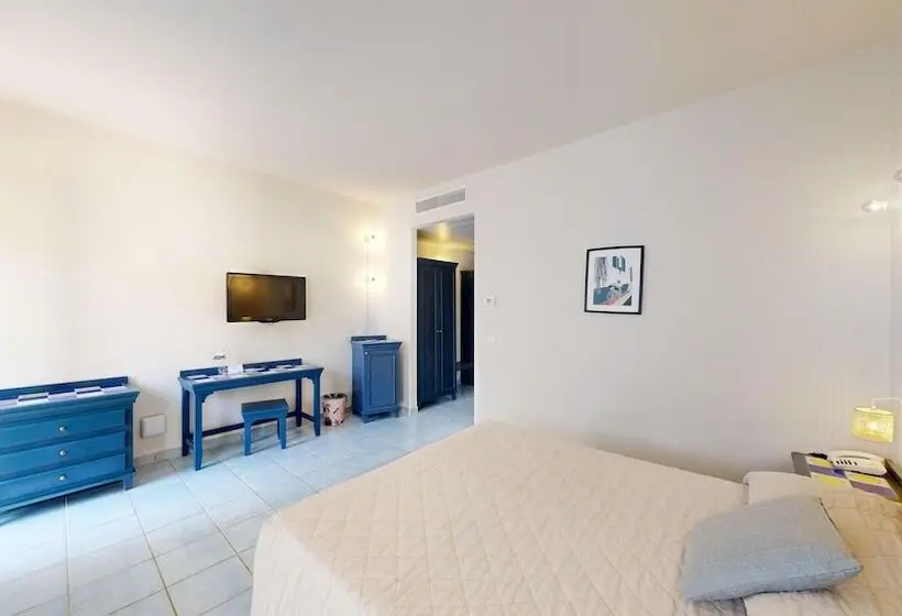 اتاق سوپریور سه تخته, Mangia S Favignana Resort