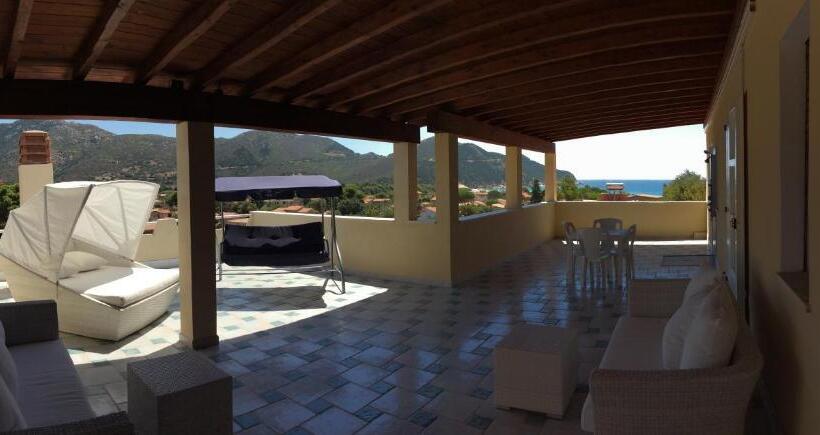 شقة غرفة نوم واحدة مزودة بتراس مطلة على البحر, Solanas