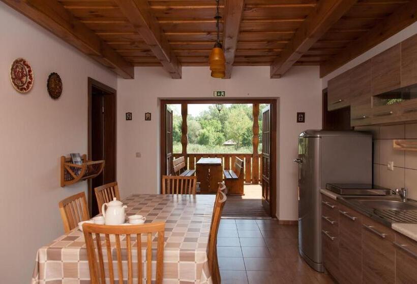 1 Bedroom Apartment Lake View, Csodaszarvas Vendégházak