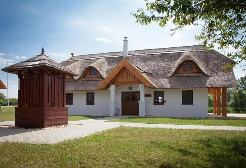 ファミリールーム, Csodaszarvas Vendégházak