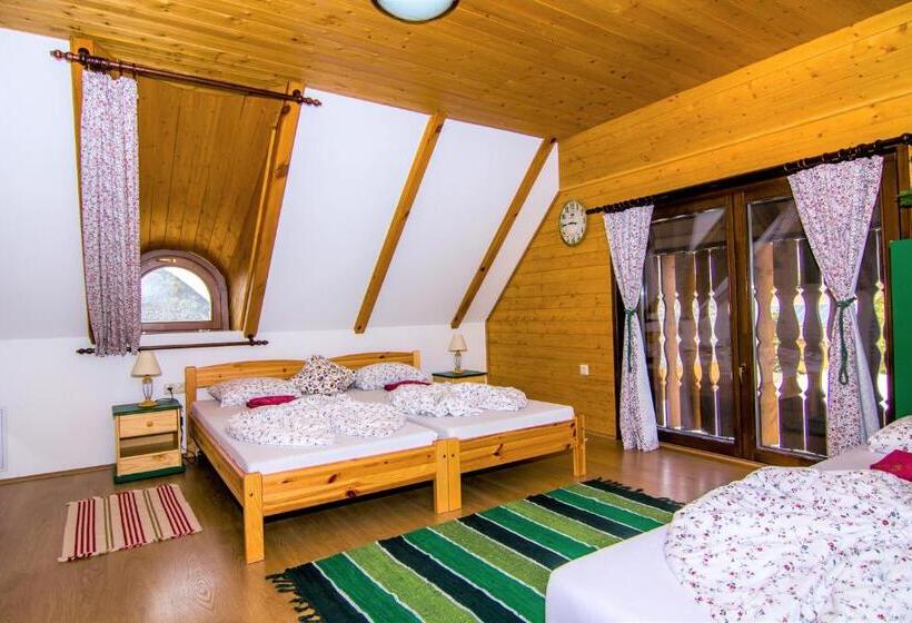 חדר משפחתי, Csodaszarvas Vendégházak