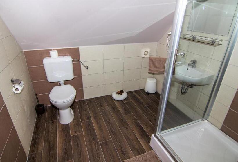 חדר סטנדרט לארבעה, Csodaszarvas Vendégházak