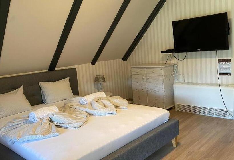 חדר סטנדרט לארבעה, Csodaszarvas Vendégházak