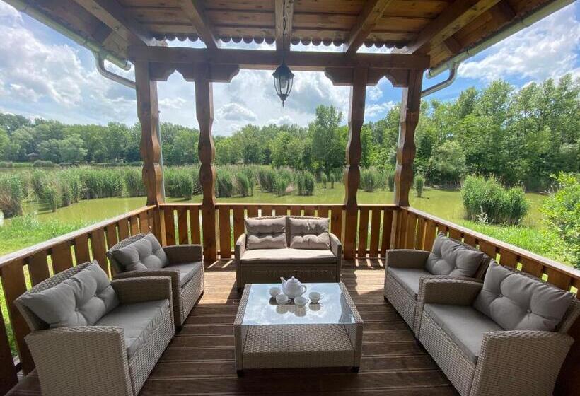 1 Bedroom Apartment Lake View, Csodaszarvas Vendégházak