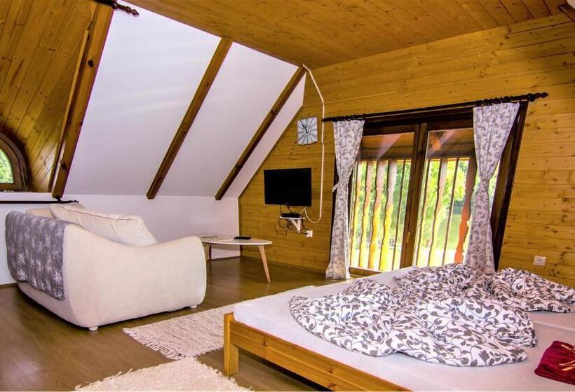 חדר משפחתי, Csodaszarvas Vendégházak